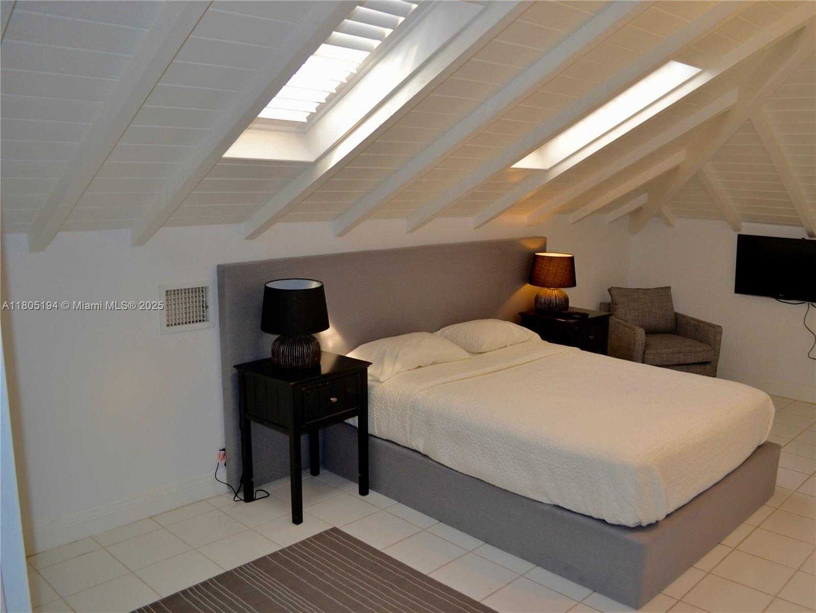 Small Image of 710 SOUTH MASHTA DR, Key Biscayne Number 10