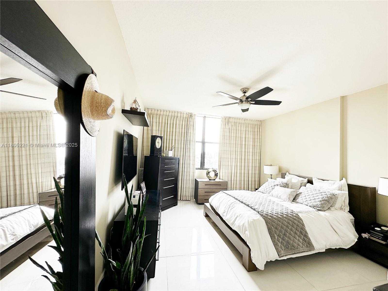 Small Image of 888 SOUTH DOUGLAS RD #1210, Coral Gables Number 11