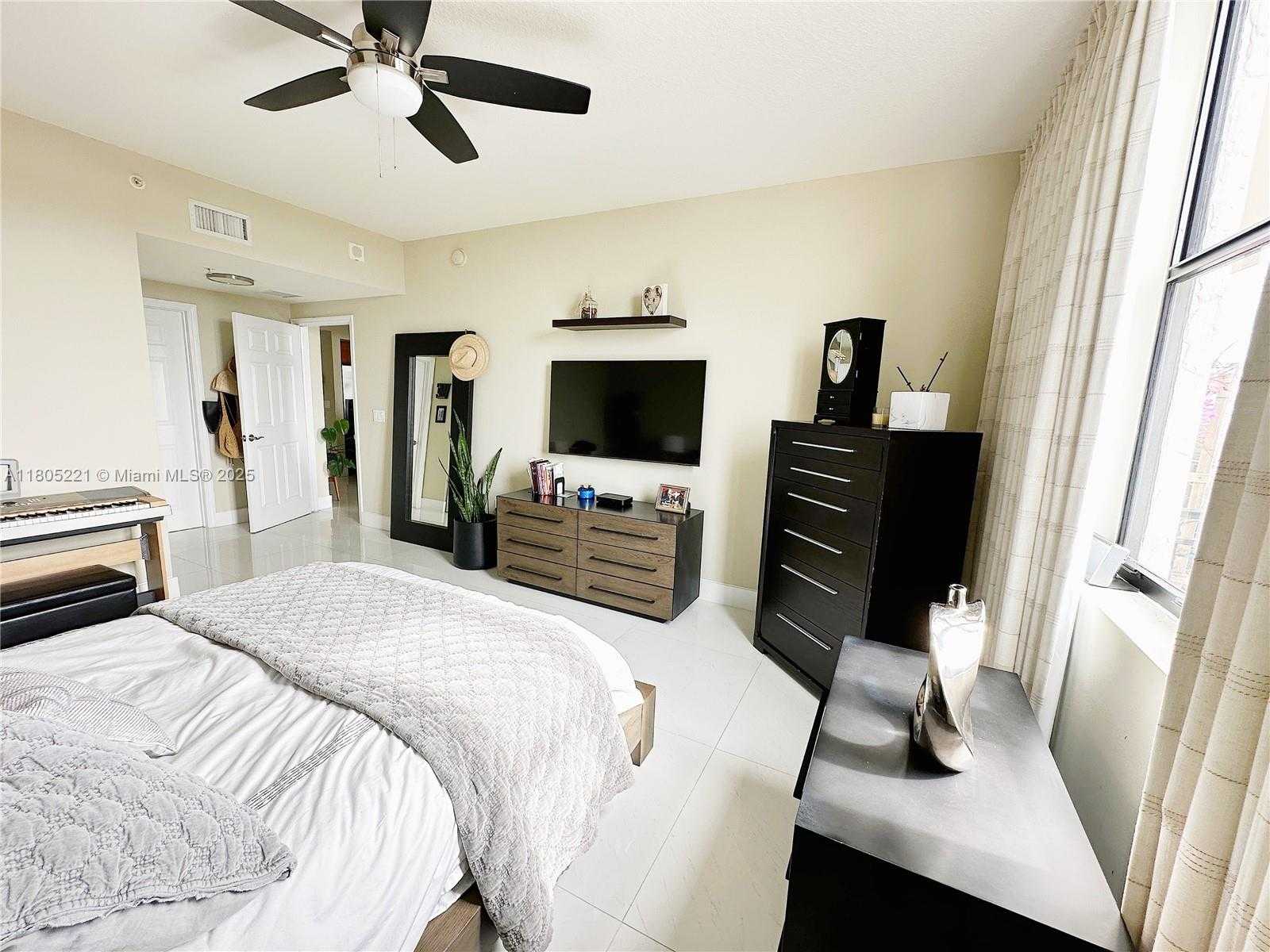 Small Image of 888 SOUTH DOUGLAS RD #1210, Coral Gables Number 13