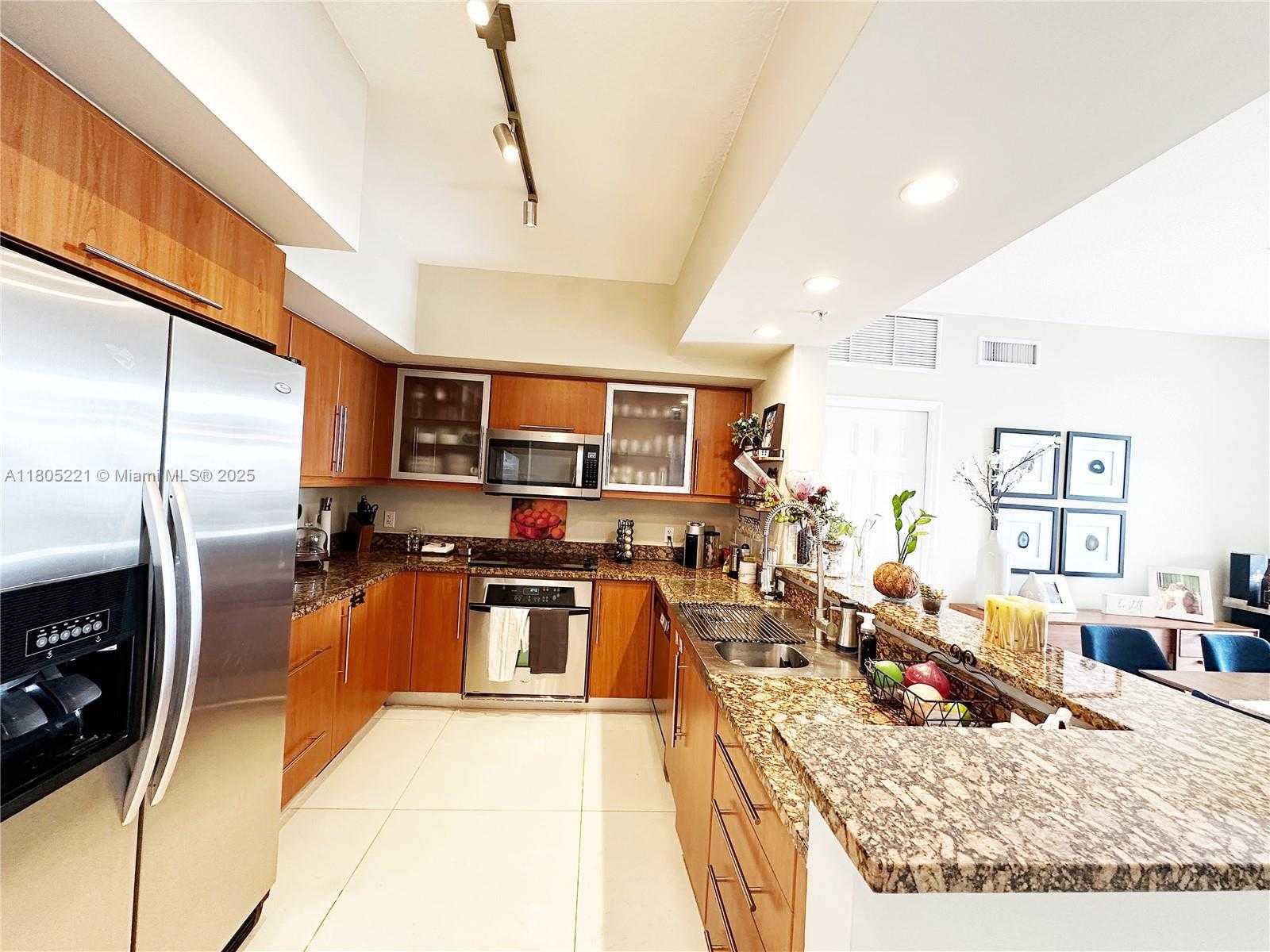Small Image of 888 SOUTH DOUGLAS RD #1210, Coral Gables Number 6