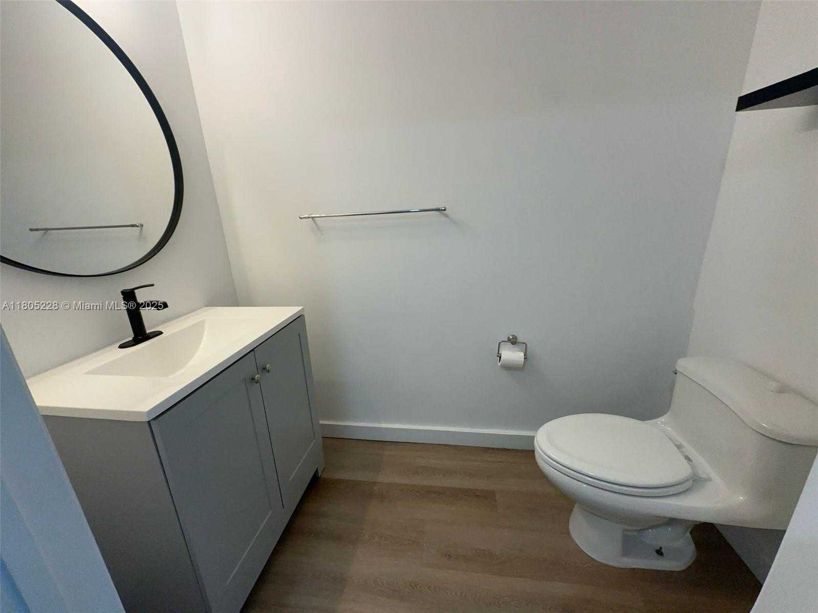Small Image of 60 SOUTH WEST 13TH ST #2618, Miami Number 17