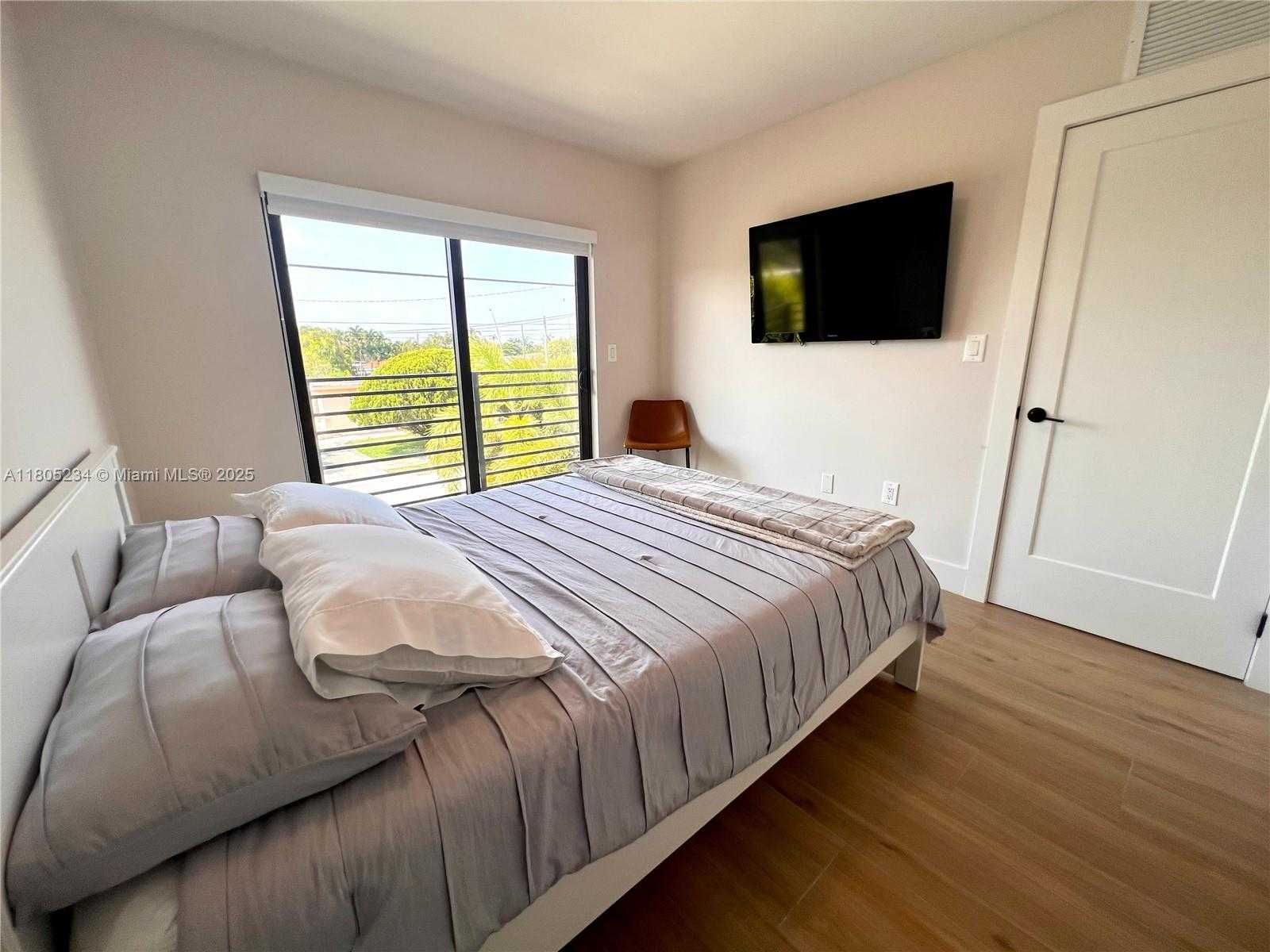 Small Image of 8753 SOUTH WEST 34TH ST #1, Miami Number 11