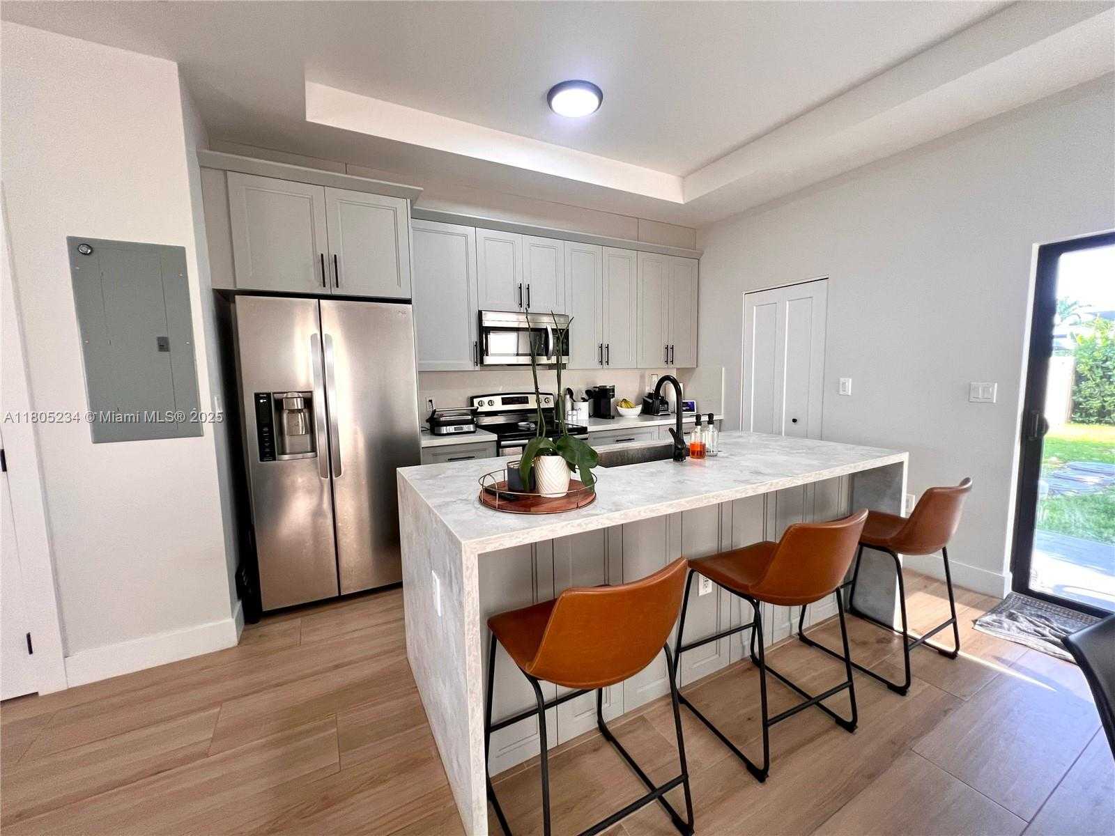 Small Image of 8753 SOUTH WEST 34TH ST #1, Miami Number 4