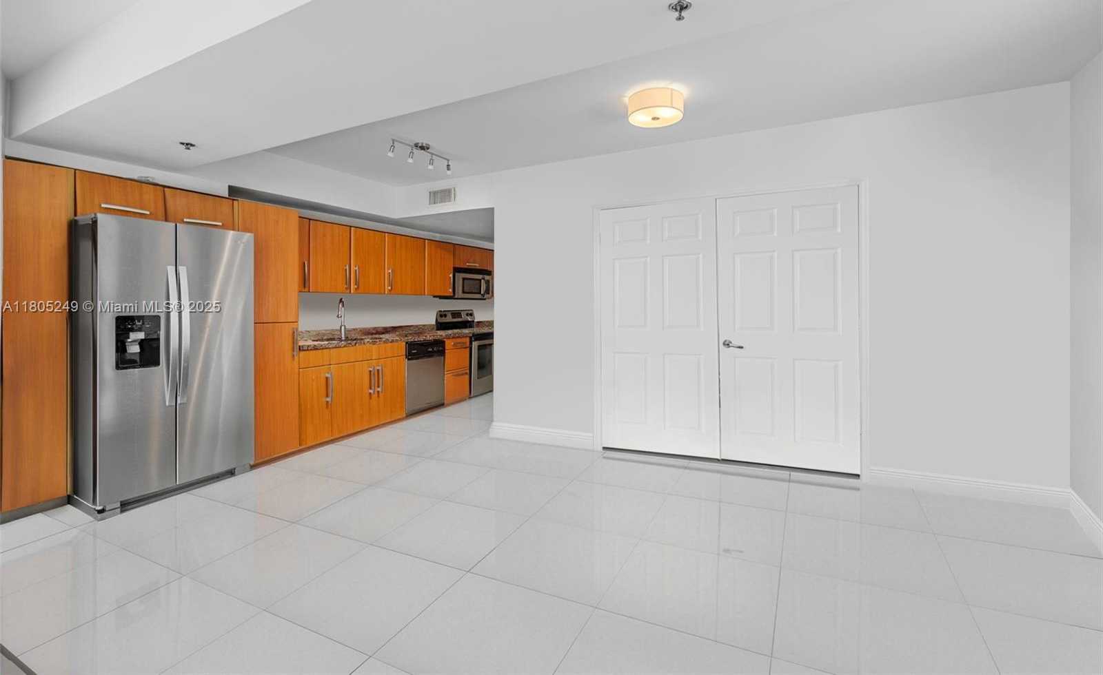 Small Image of 6362 COLLINS AVE #502, Miami Beach Number 16