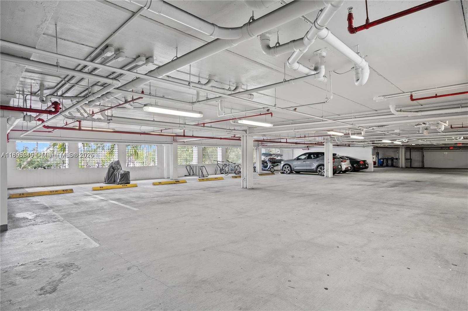 Small Image of 6362 COLLINS AVE #502, Miami Beach Number 4