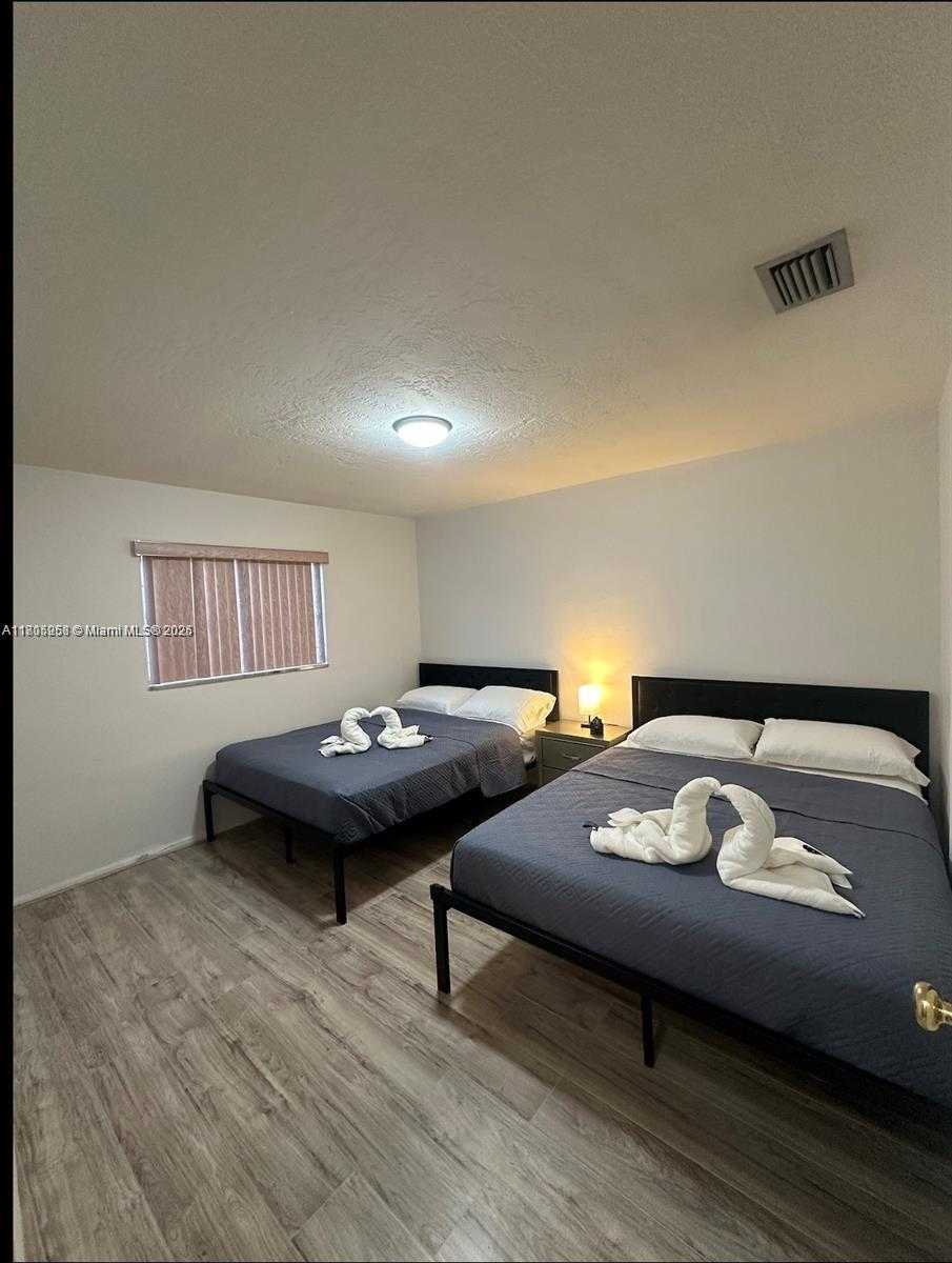 Imagen de Pequeño Objeto