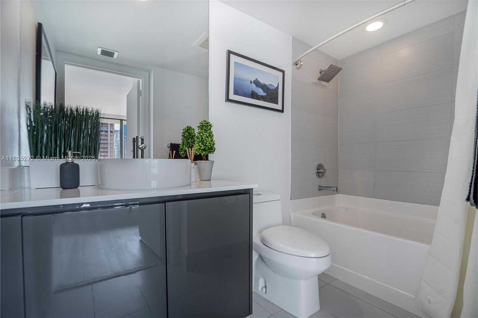 Small Image of 31 SOUTH EAST 6TH ST #2205, Miami Number 12