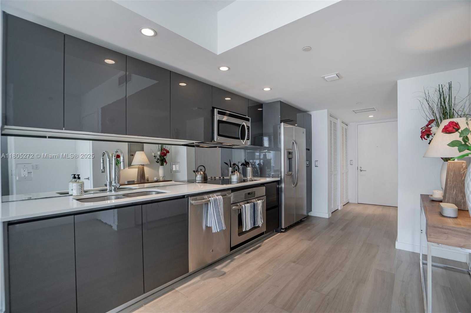 Small Image of 31 SOUTH EAST 6TH ST #2205, Miami Number 6