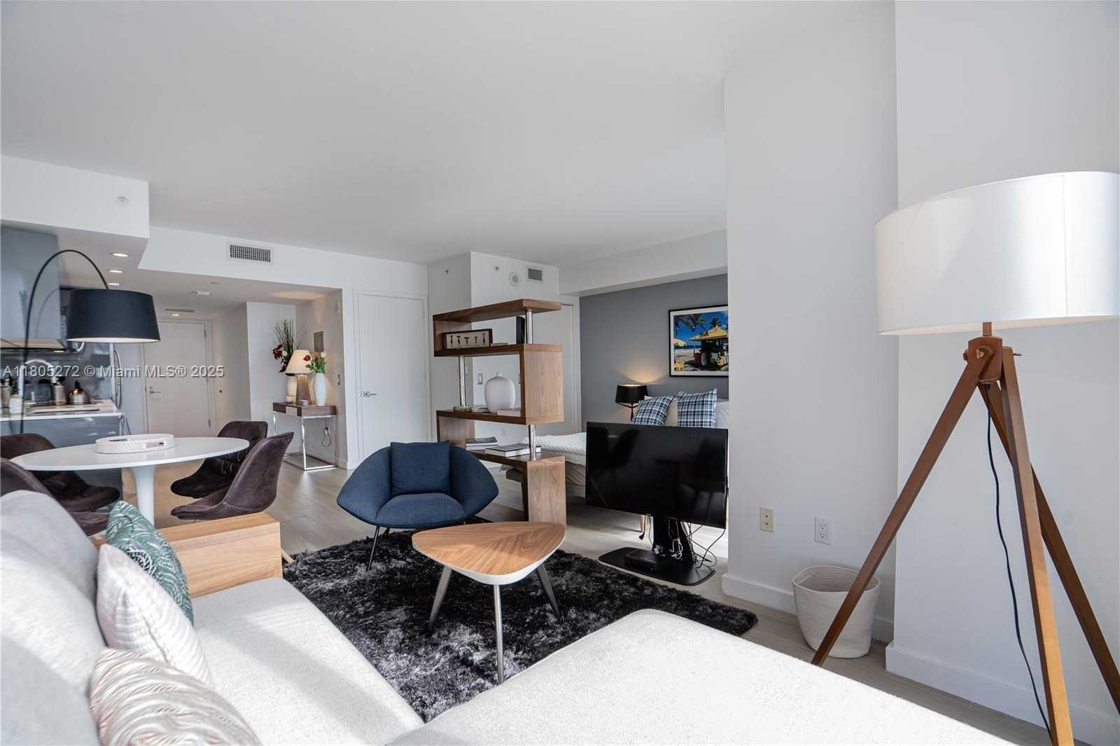 Small Image of 31 SOUTH EAST 6TH ST #2205, Miami Number 8