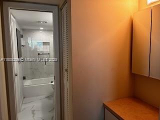 Small Image of 345 OCEAN DR #1105, Miami Beach Number 17