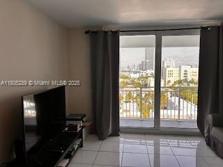 Small Image of 345 OCEAN DR #1105, Miami Beach Number 2