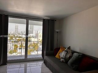 Small Image of 345 OCEAN DR #1105, Miami Beach Number 3