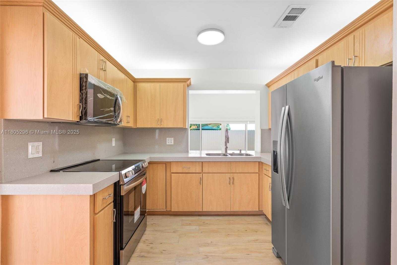 Small Image of 11600 SOUTH WEST 33RD TER, Miami Number 13