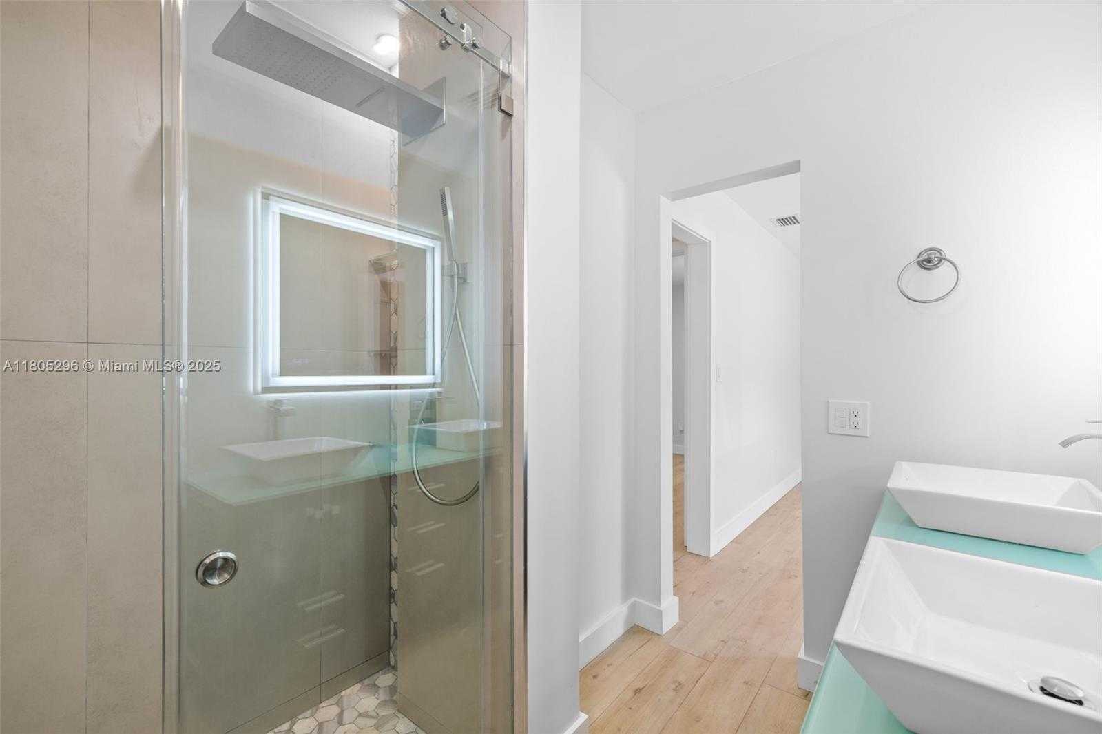 Small Image of 11600 SOUTH WEST 33RD TER, Miami Number 20