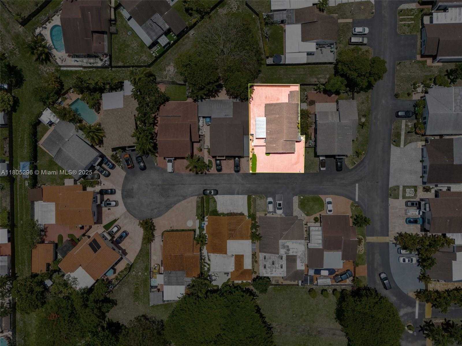 Small Image of 11600 SOUTH WEST 33RD TER, Miami Number 25
