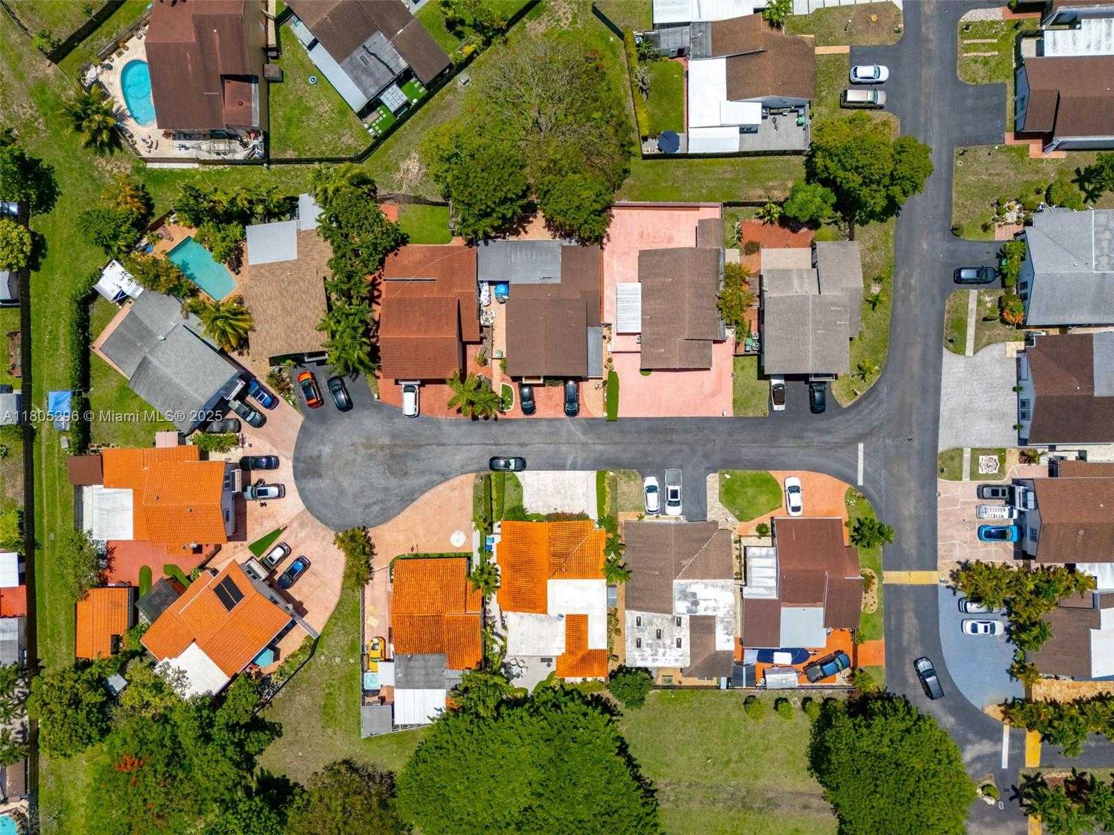 Small Image of 11600 SOUTH WEST 33RD TER, Miami Number 26