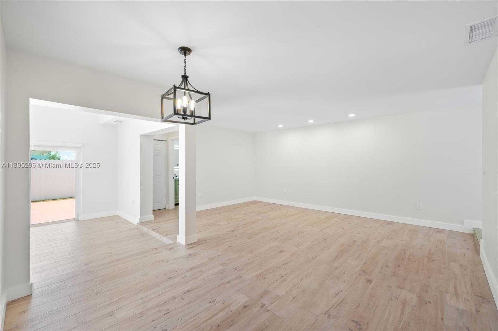 Small Image of 11600 SOUTH WEST 33RD TER, Miami Number 8