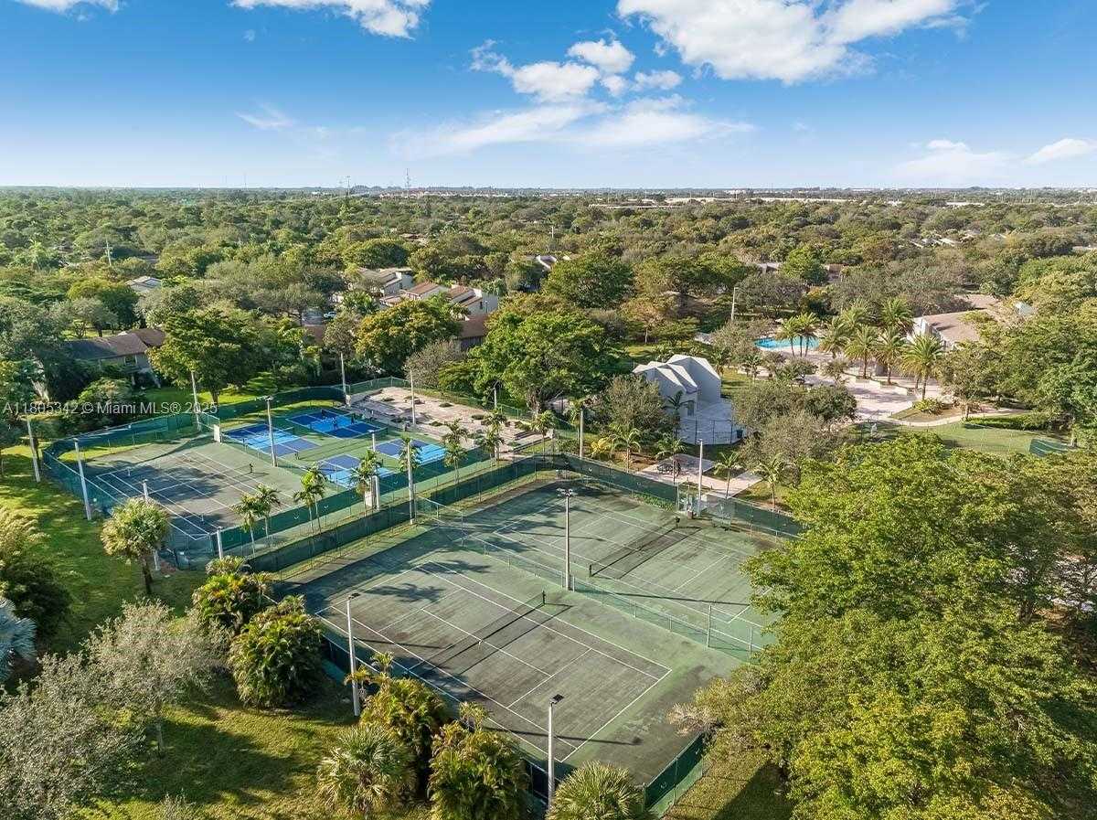 Small Image of 10532 SOUTH WEST 112TH AVE, Miami Number 14