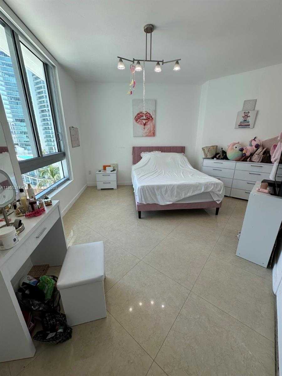Small Image of 350 SOUTH MIAMI AVE #1412, Miami Number 11