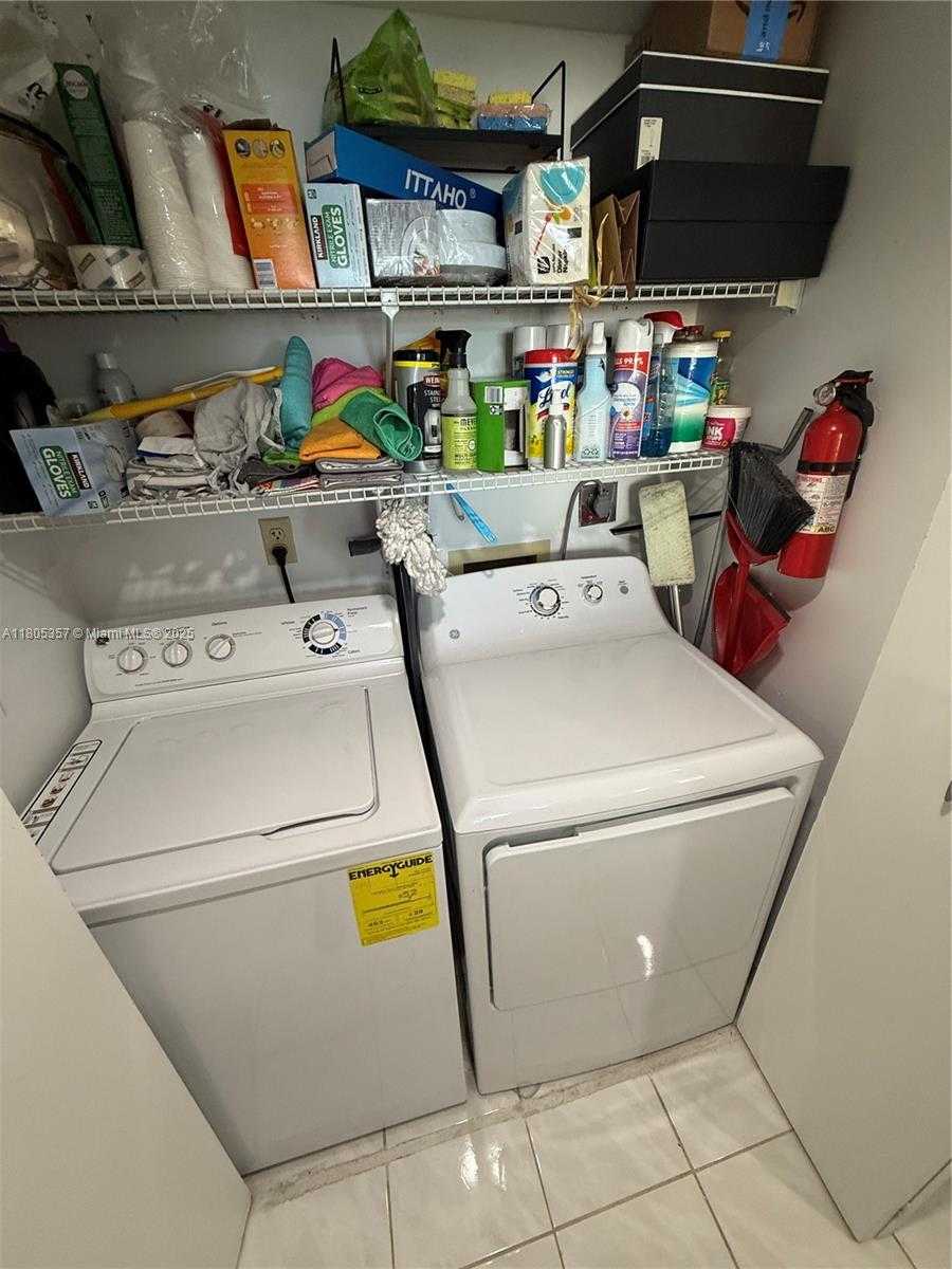 Small Image of 540 BRICKELL KEY DR #1422, Miami Number 10