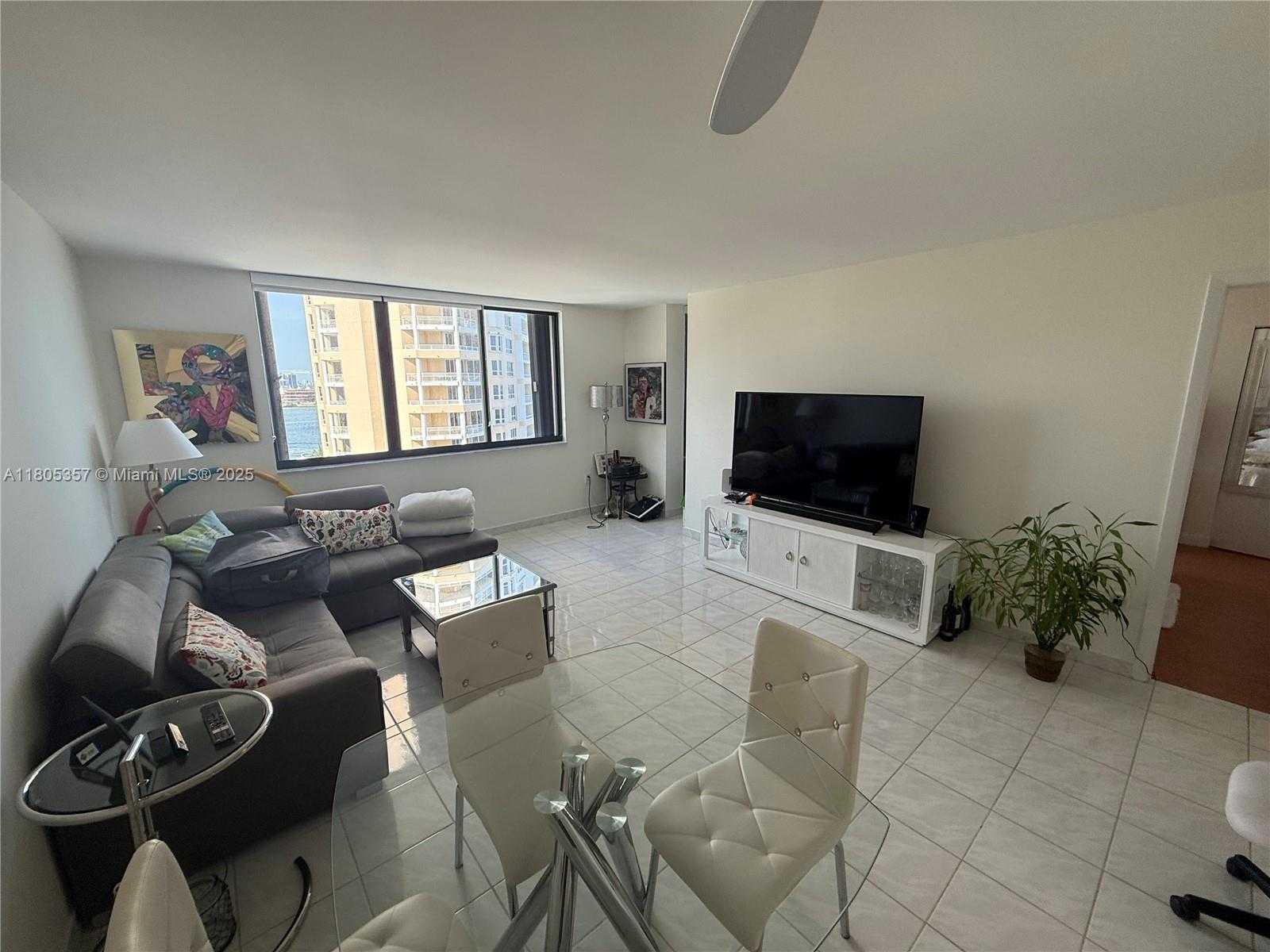 Small Image of 540 BRICKELL KEY DR #1422, Miami Number 3