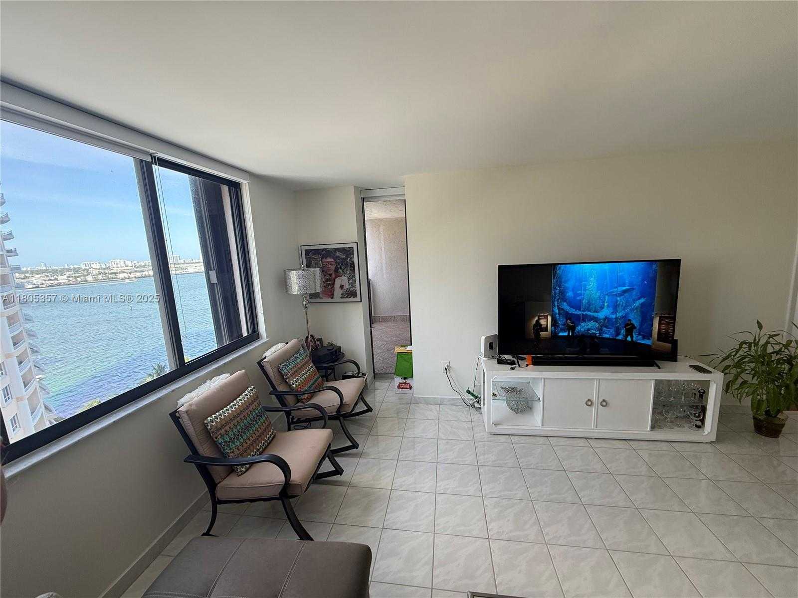 Small Image of 540 BRICKELL KEY DR #1422, Miami Number 4