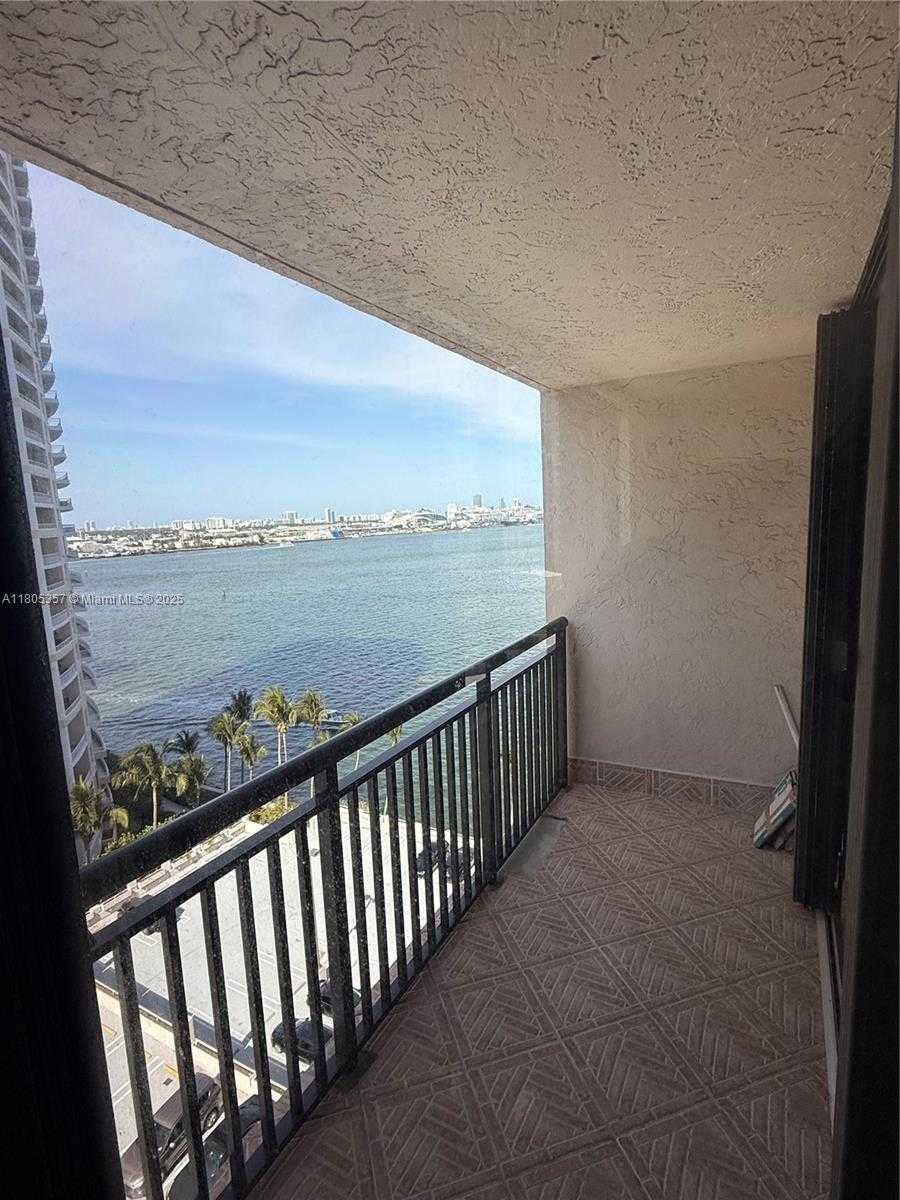Small Image of 540 BRICKELL KEY DR #1422, Miami Number 6