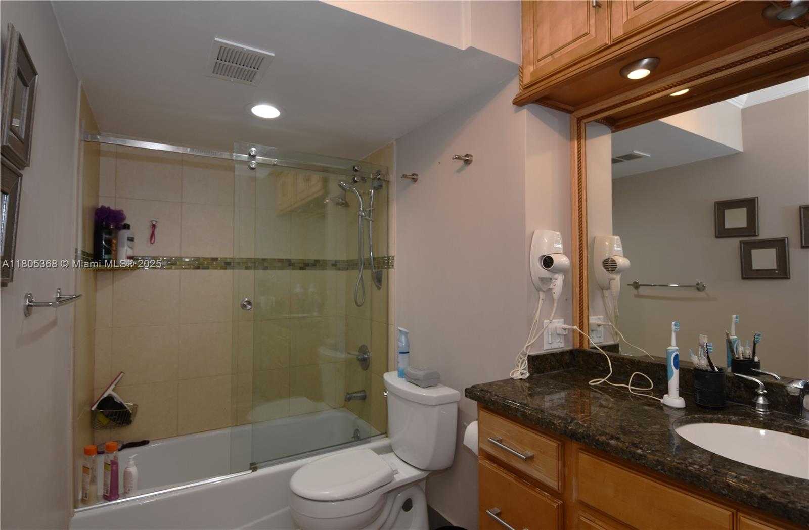 Small Image of 3731 NORTH COUNTRY CLUB DR #1024, Aventura Number 16