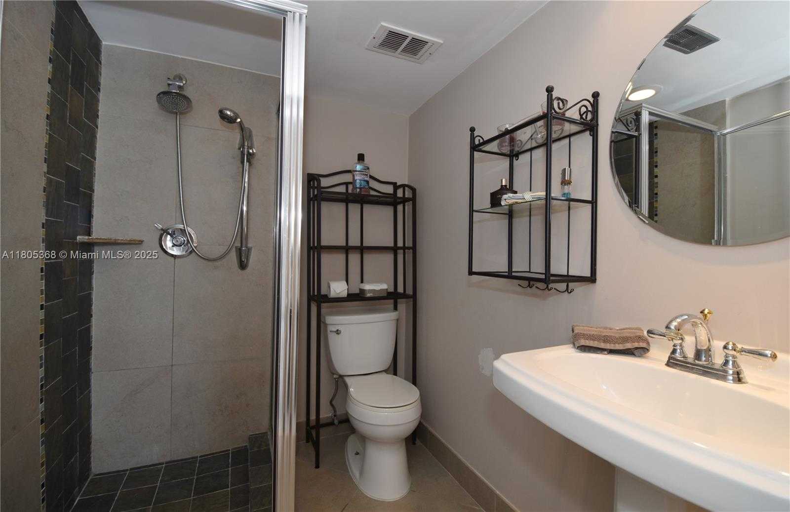 Small Image of 3731 NORTH COUNTRY CLUB DR #1024, Aventura Number 18