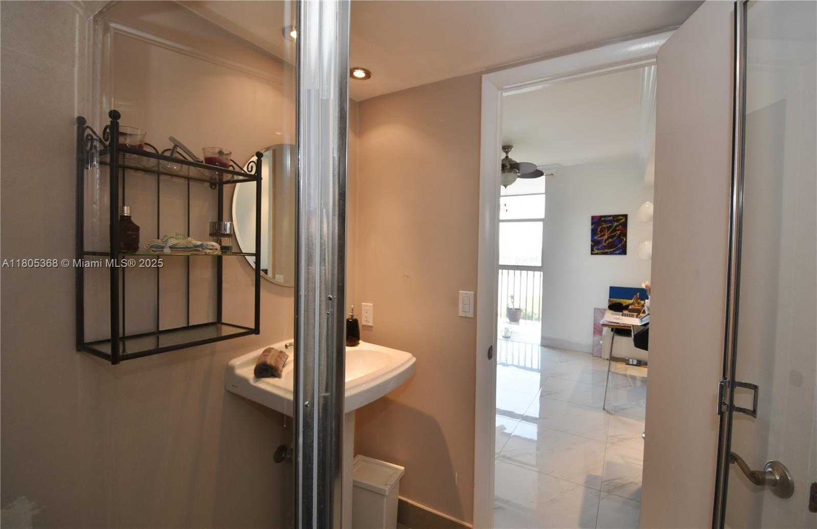 Small Image of 3731 NORTH COUNTRY CLUB DR #1024, Aventura Number 19