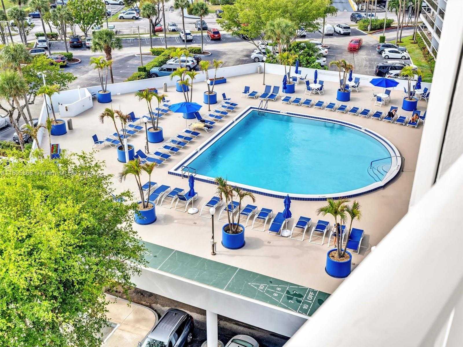 Small Image of 3731 NORTH COUNTRY CLUB DR #1024, Aventura Number 23