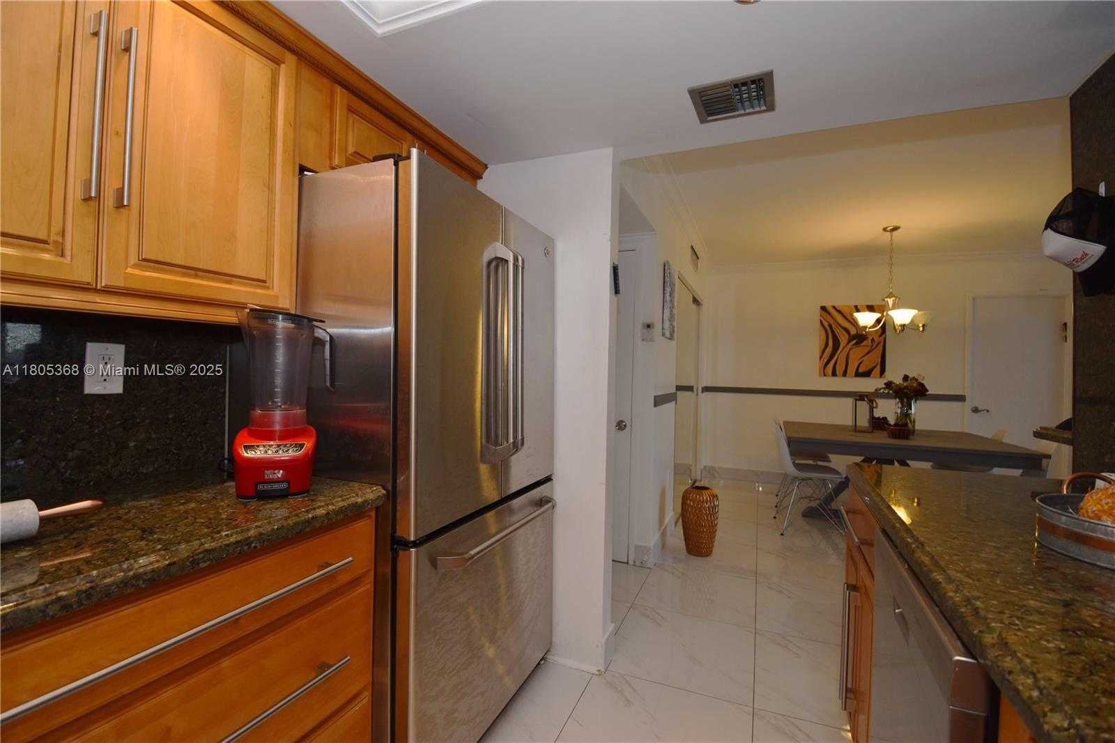 Small Image of 3731 NORTH COUNTRY CLUB DR #1024, Aventura Number 3