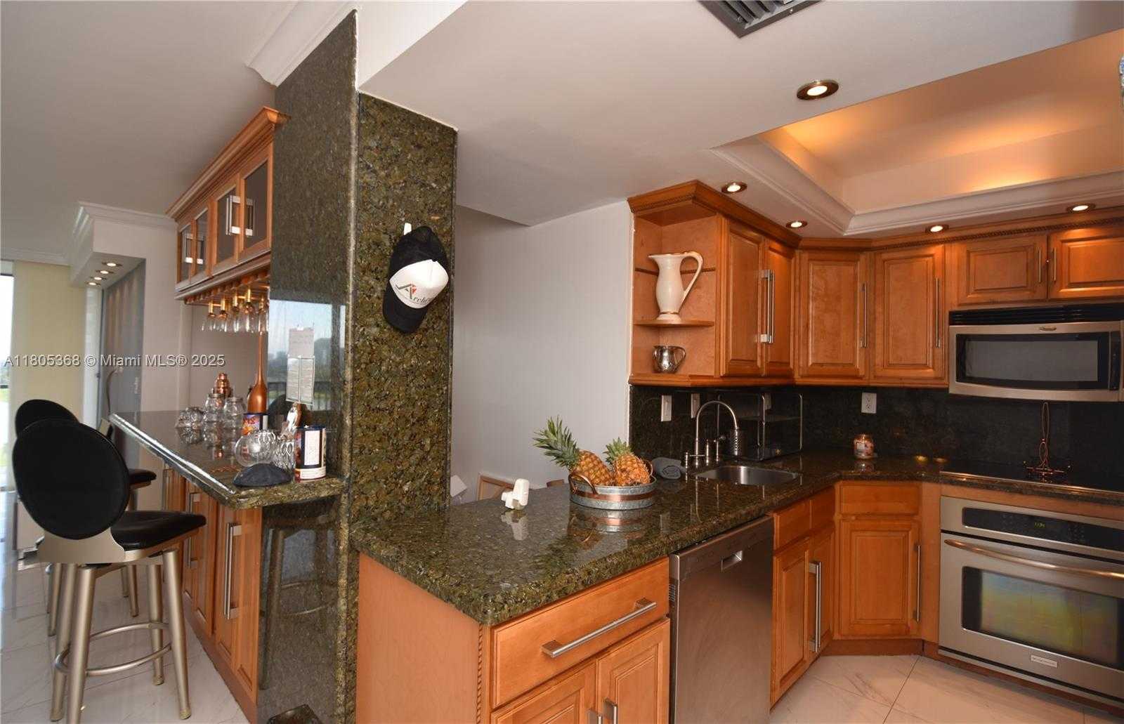 Small Image of 3731 NORTH COUNTRY CLUB DR #1024, Aventura Number 40