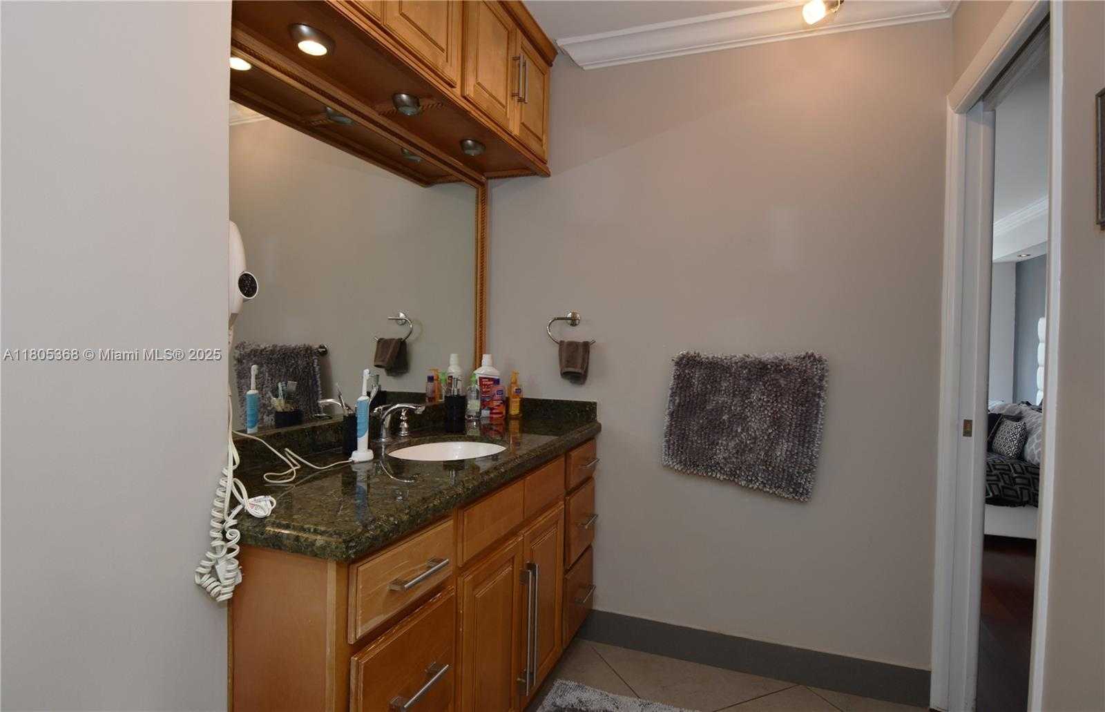 Small Image of 3731 NORTH COUNTRY CLUB DR #1024, Aventura Number 51