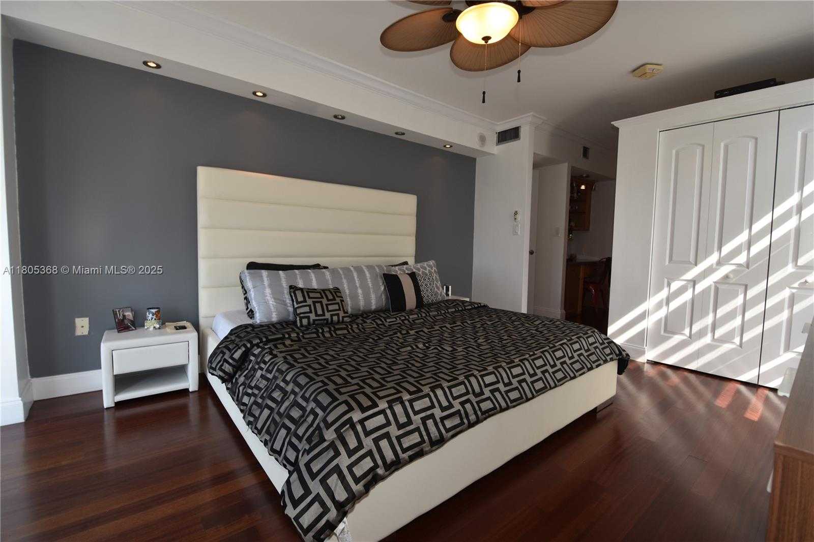 Small Image of 3731 NORTH COUNTRY CLUB DR #1024, Aventura Number 53