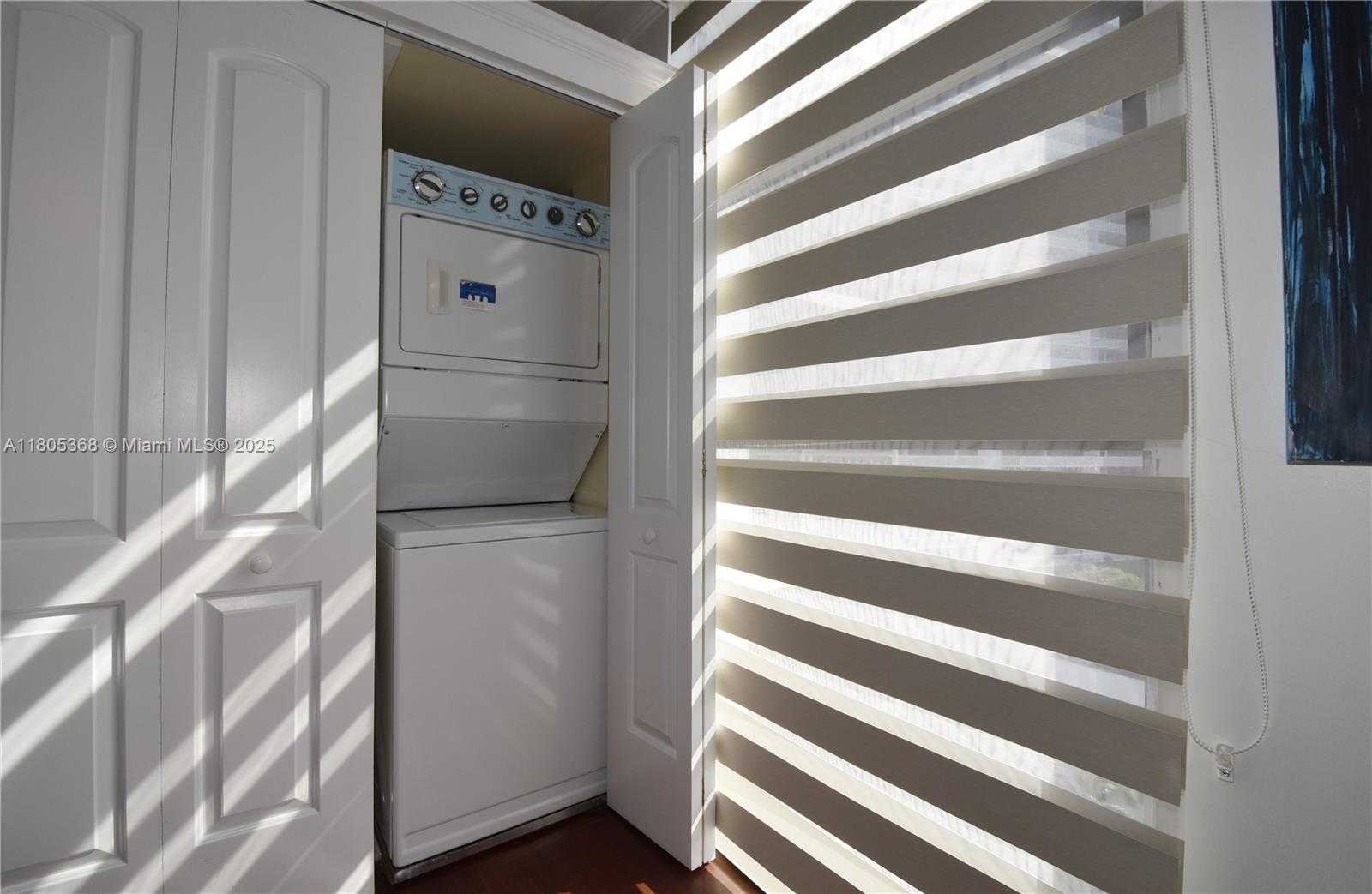 Small Image of 3731 NORTH COUNTRY CLUB DR #1024, Aventura Number 56