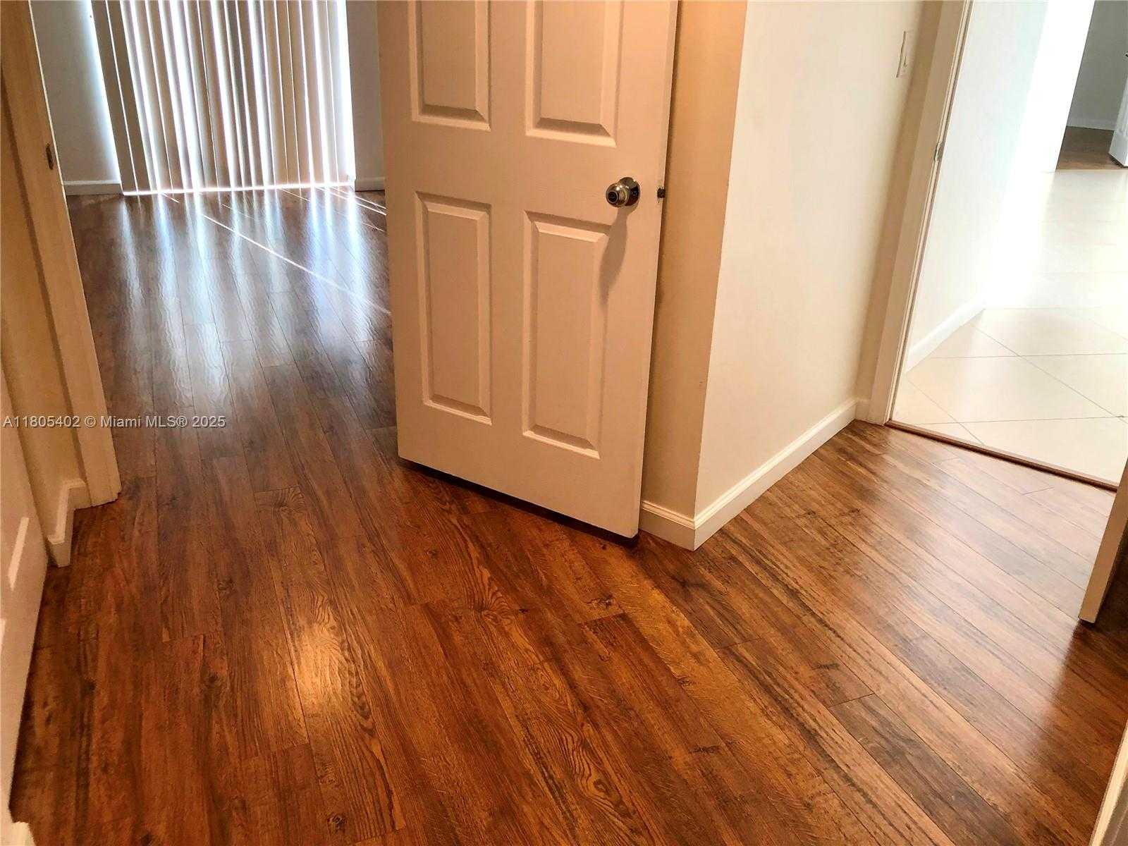 Small Image of 3530 MYSTIC POINTE DR #3104, Aventura Number 11