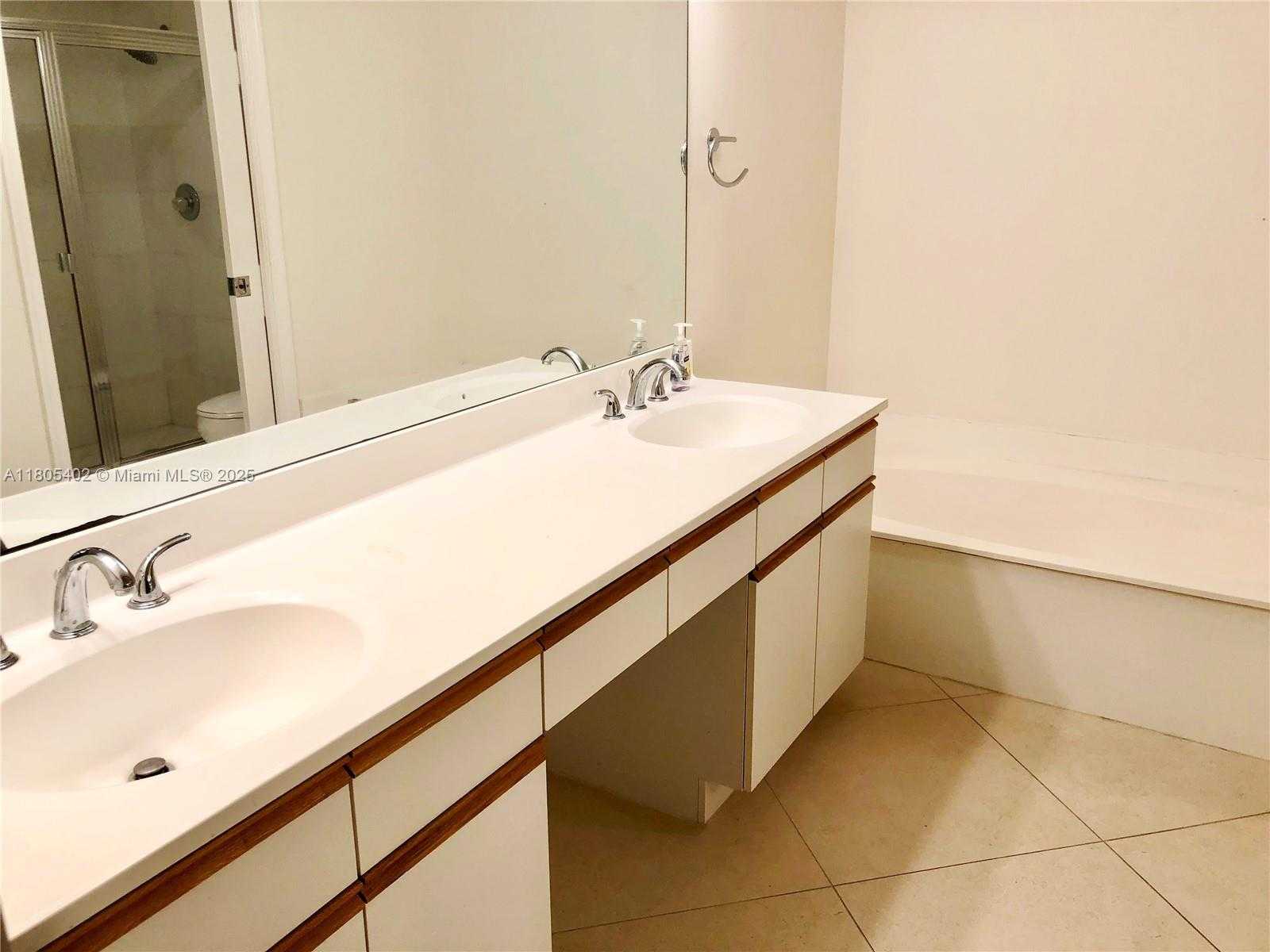 Small Image of 3530 MYSTIC POINTE DR #3104, Aventura Number 13