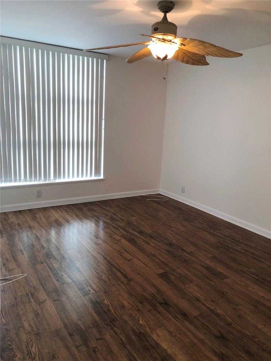 Small Image of 3530 MYSTIC POINTE DR #3104, Aventura Number 8