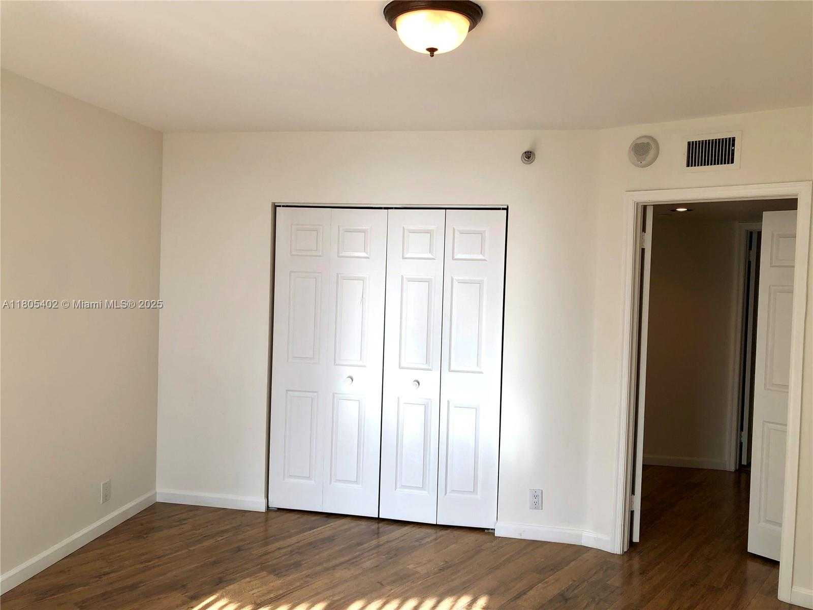 Small Image of 3530 MYSTIC POINTE DR #3104, Aventura Number 9
