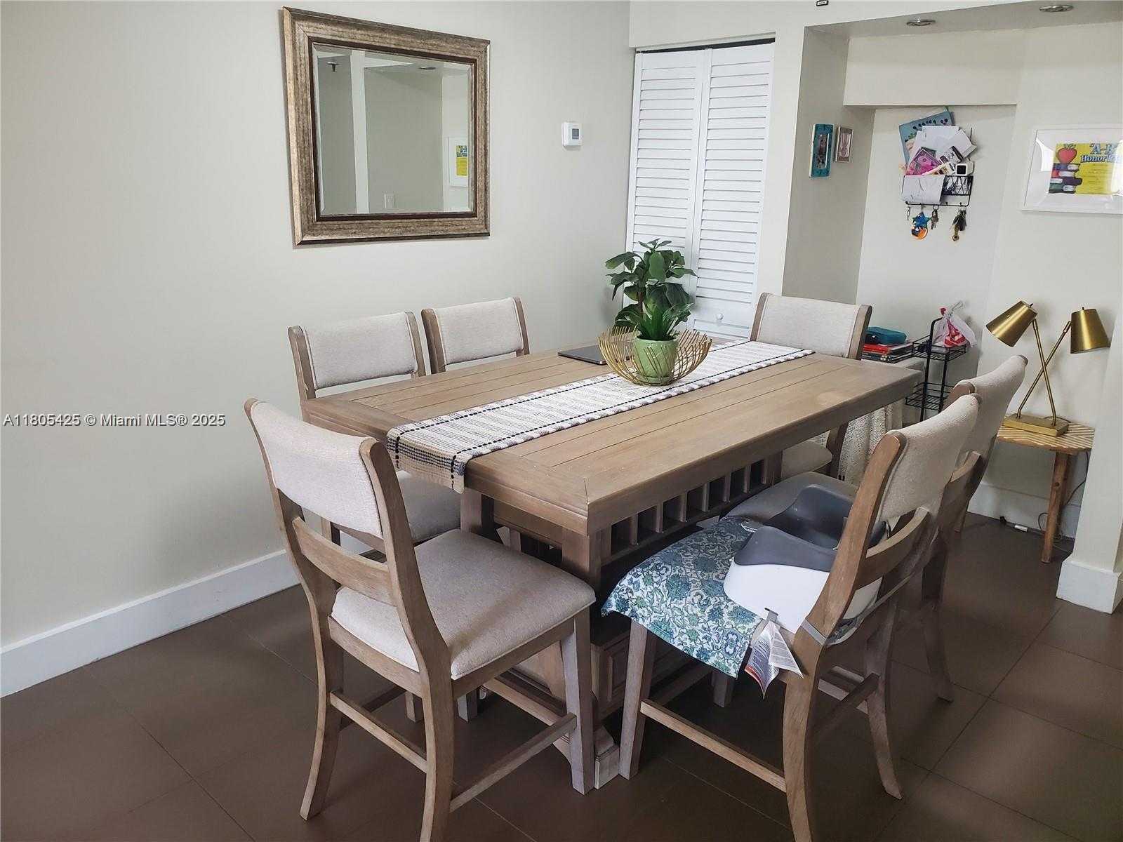 Small Image of 1775 WASHINGTON #4A, Miami Beach Number 5