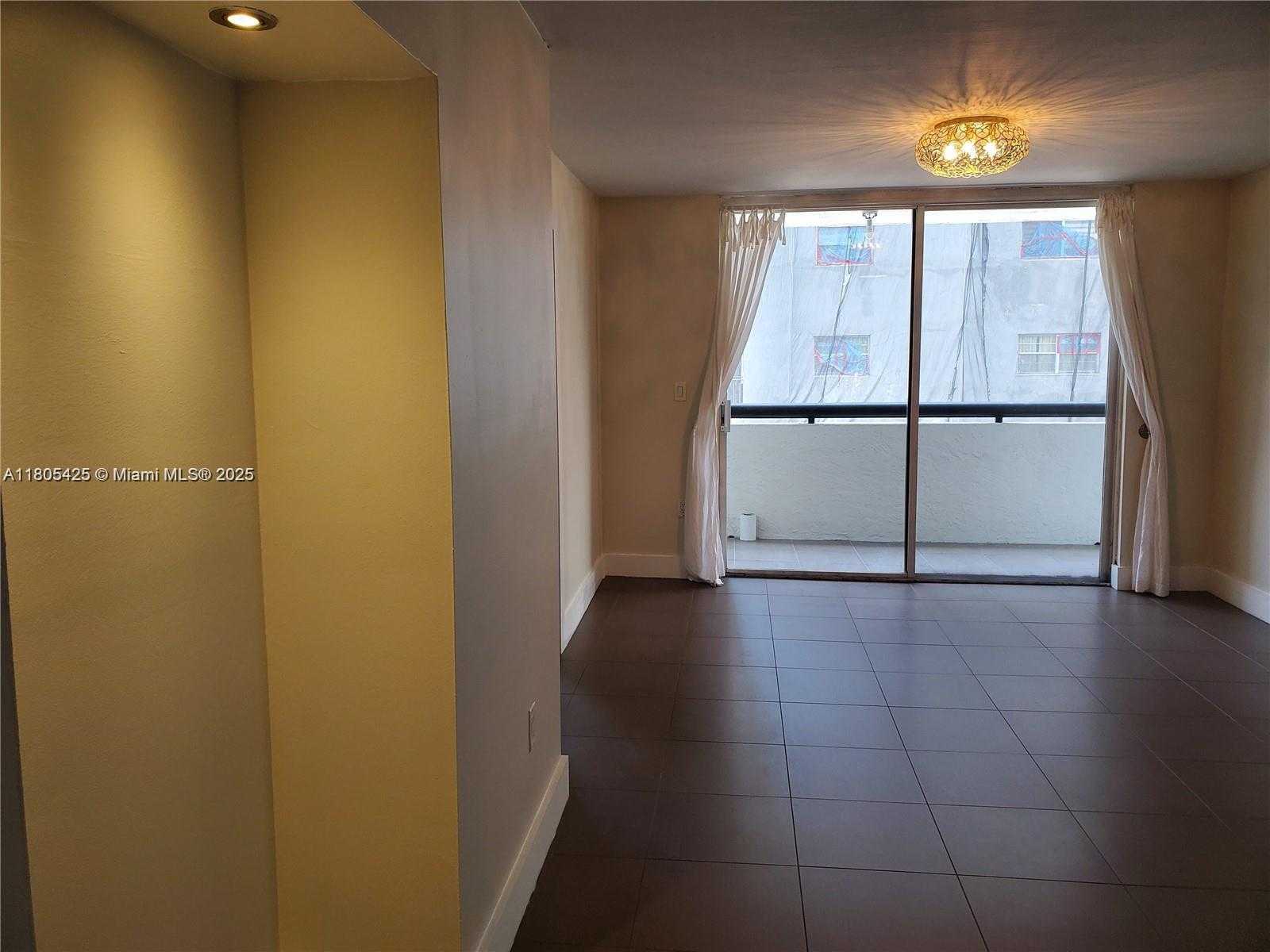Small Image of 1775 WASHINGTON #4A, Miami Beach Number 8