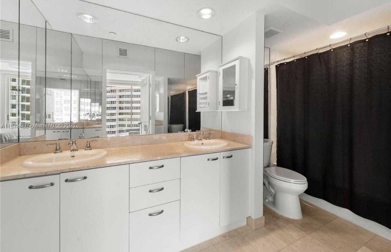 Small Image of 10 VENETIAN WAY #906, Miami Beach Number 12