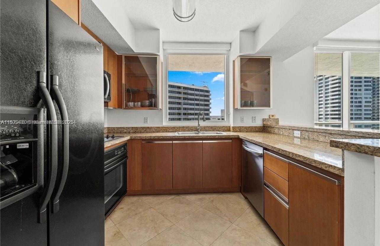 Small Image of 10 VENETIAN WAY #906, Miami Beach Number 5