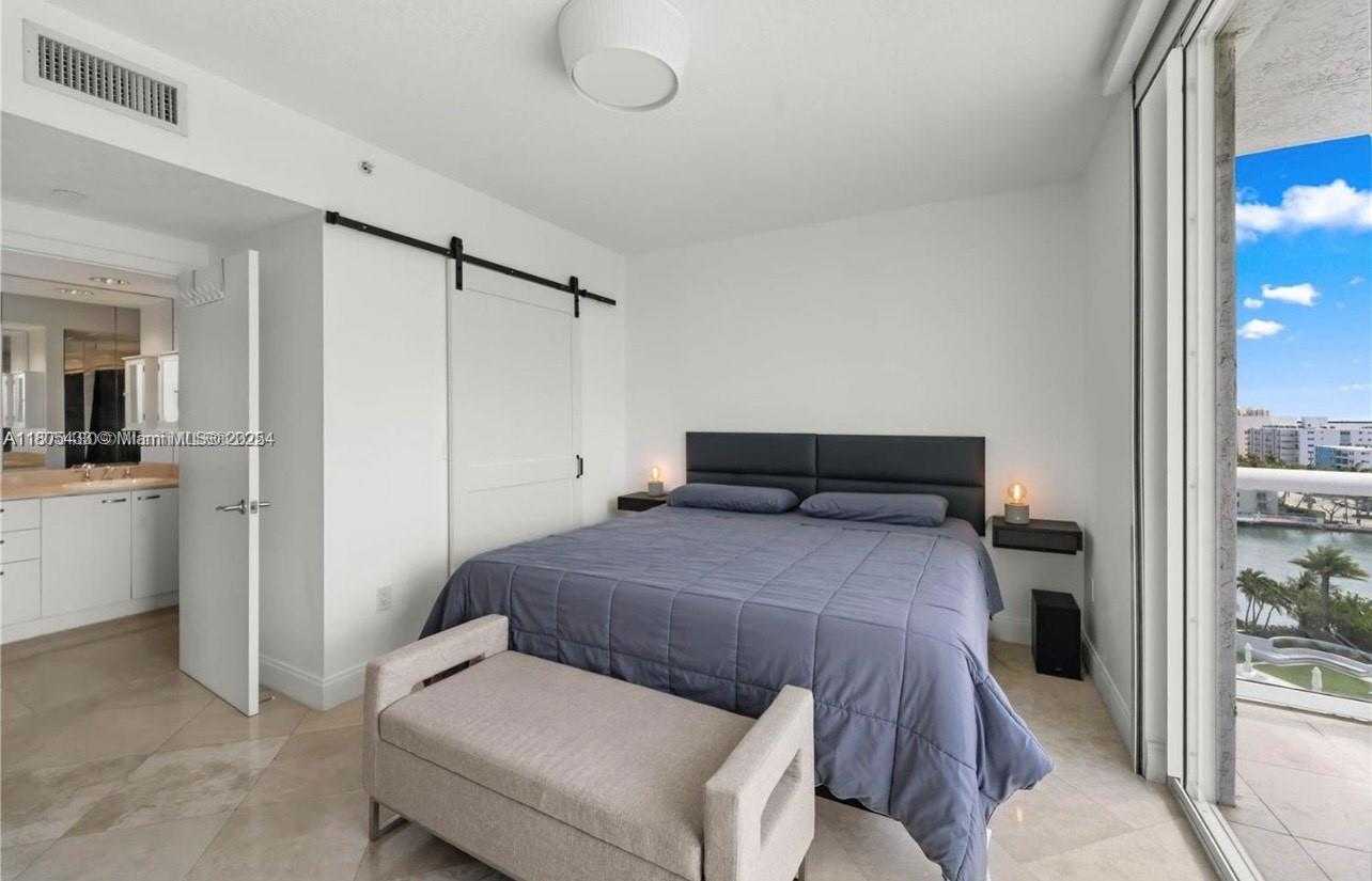 Small Image of 10 VENETIAN WAY #906, Miami Beach Number 9