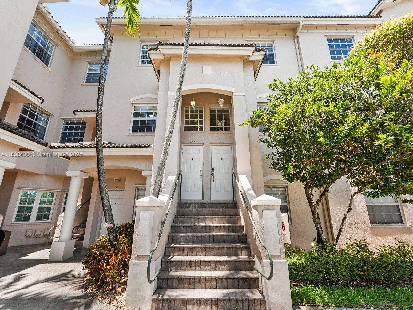 Small Image of 5630 NORTH WEST 114TH PATH #209, Doral Number 3