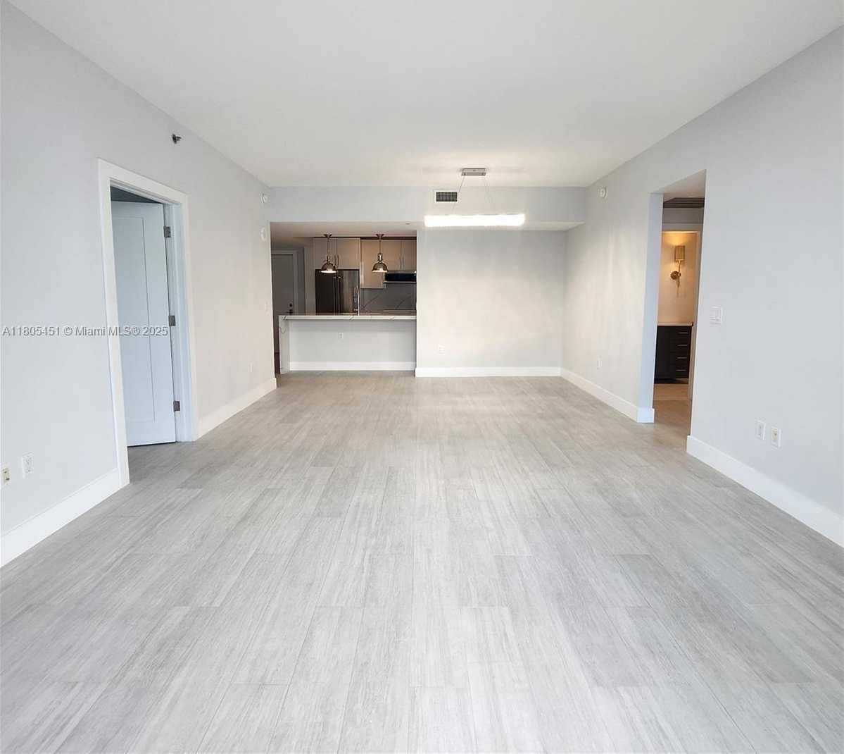 Small Image of 950 BRICKELL BAY DR #3504, Miami Number 11