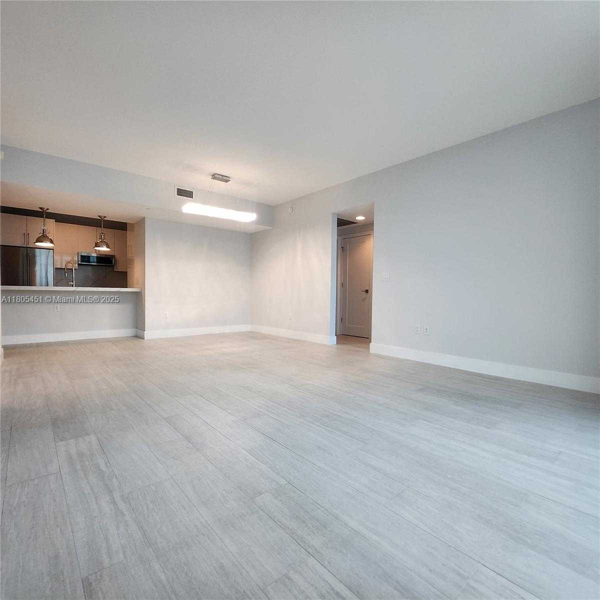 Small Image of 950 BRICKELL BAY DR #3504, Miami Number 12