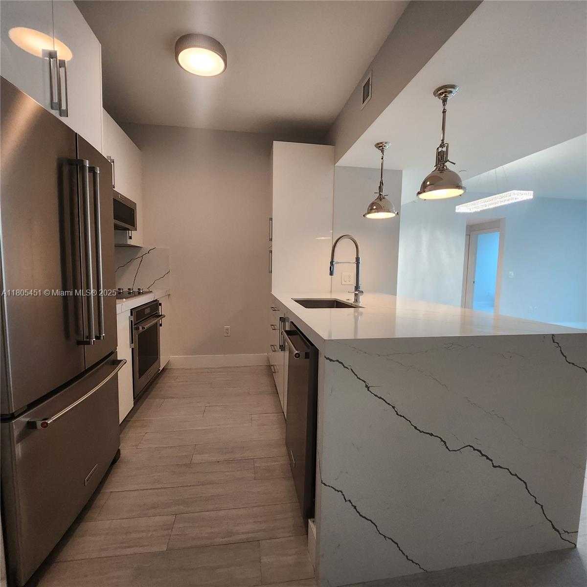 Small Image of 950 BRICKELL BAY DR #3504, Miami Number 15