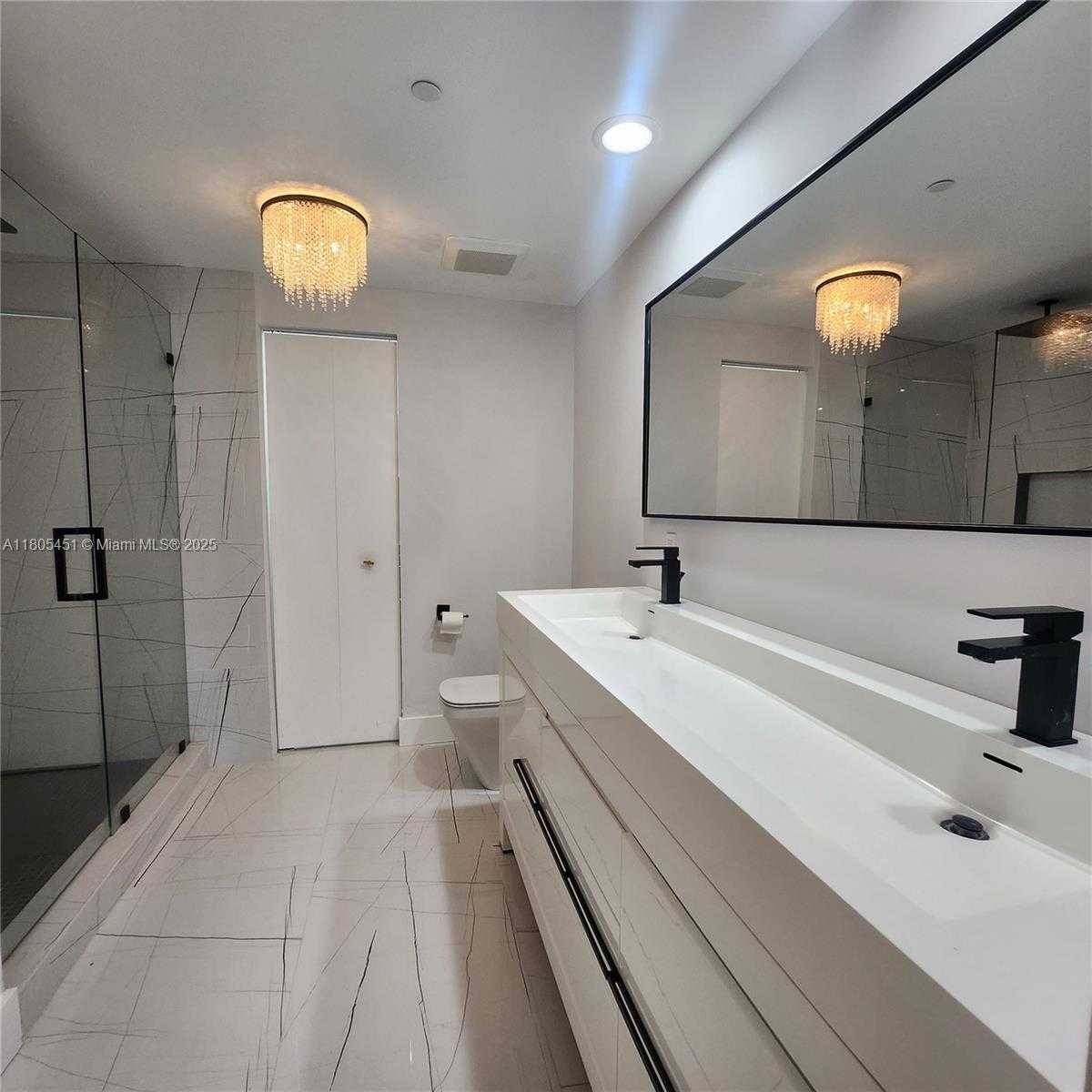 Small Image of 950 BRICKELL BAY DR #3504, Miami Number 21